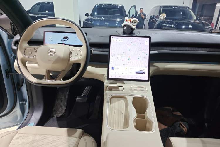 Used Nio ES6 2023 75 kWh Center Console