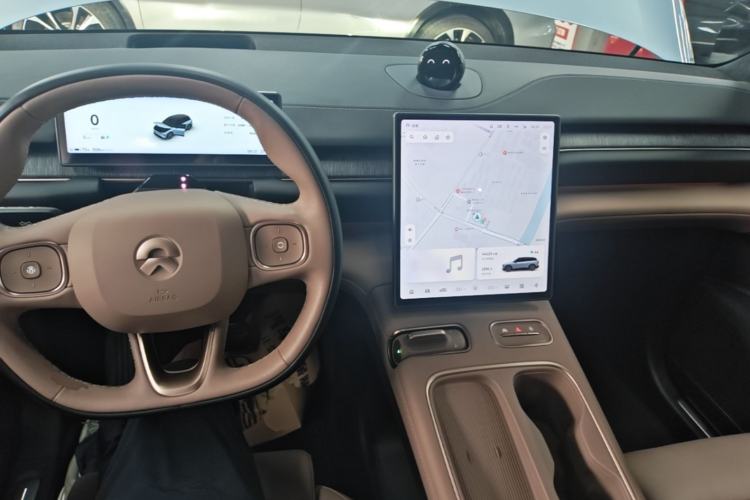 Used Nio ES6 2023 75 kWh Center Console