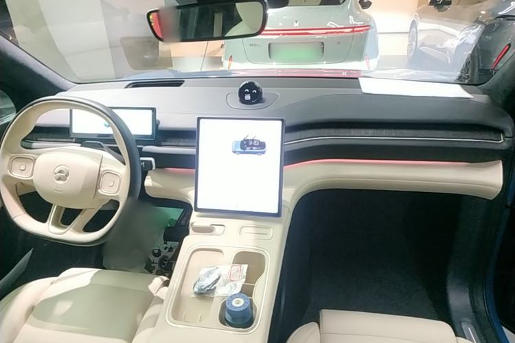 Used Nio ES6 2023 75 kWh Center Console