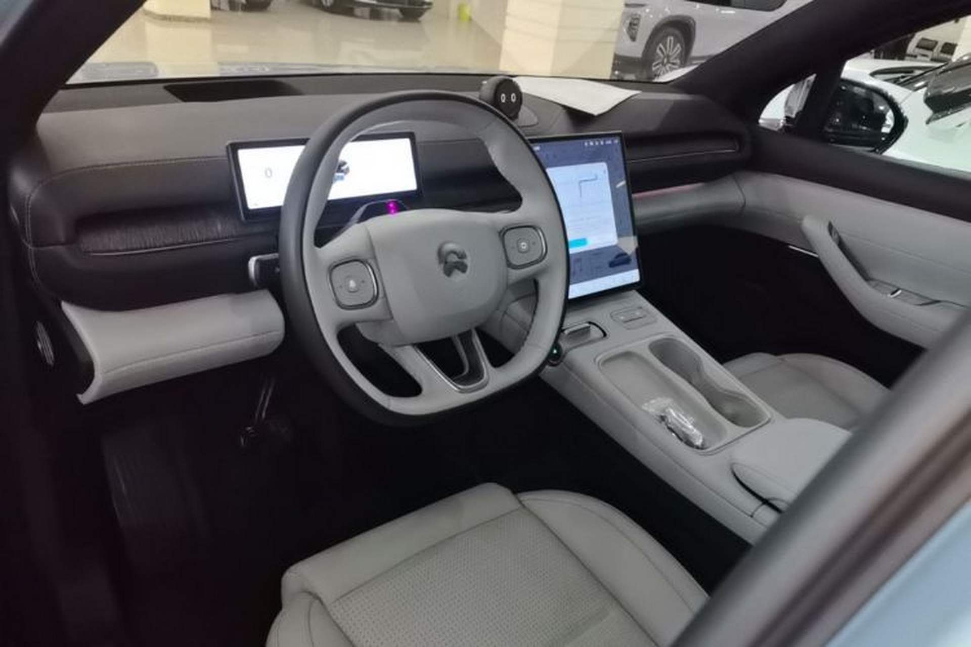 Used Nio ES6 2023 75 kWh Center Console