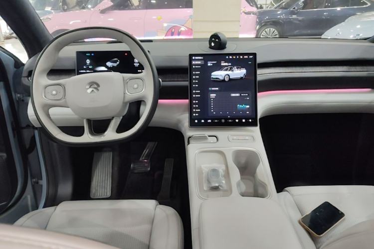 Used Nio ES6 2023 75 kWh Center Console