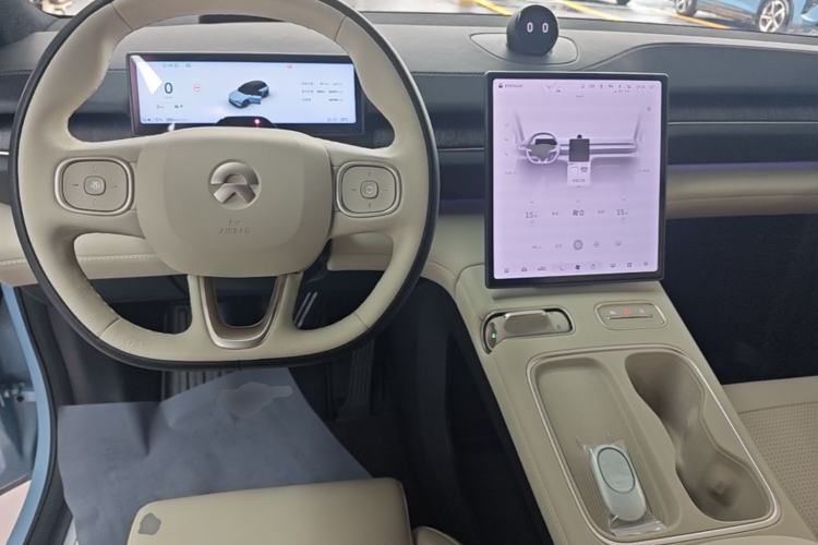 Used Nio ES6 2023 75 kWh Center Console