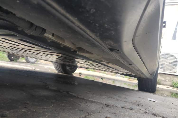 Used Nio ES6 2023 75 kWh Chassis Front Left