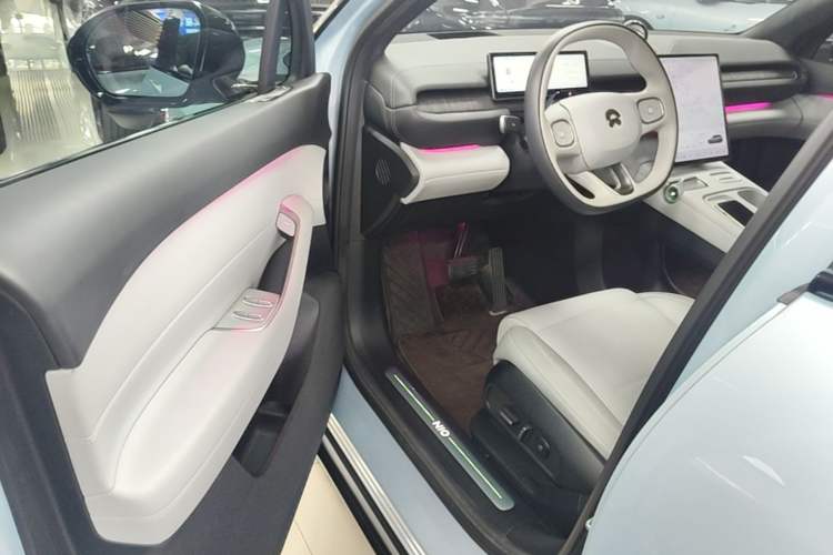 Used Nio ES6 2023 75 kWh Driver Seat