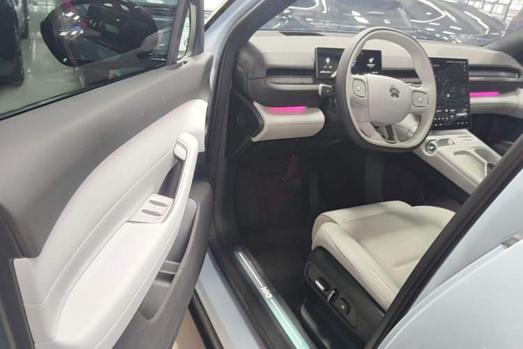 Used Nio ES6 2023 75 kWh Driver Seat