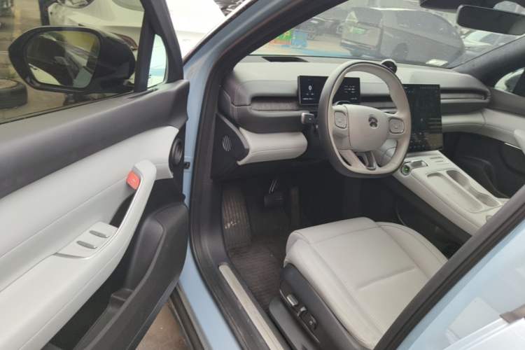 Used Nio ES6 2023 75 kWh Driver Seat