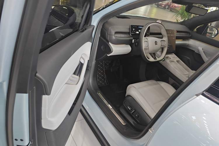 Used Nio ES6 2023 75 kWh Driver Seat