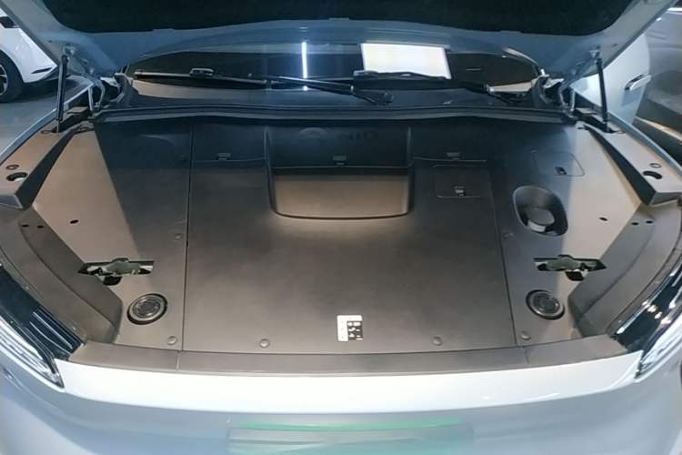 Used Nio ES6 2023 75 kWh Engine Bay
