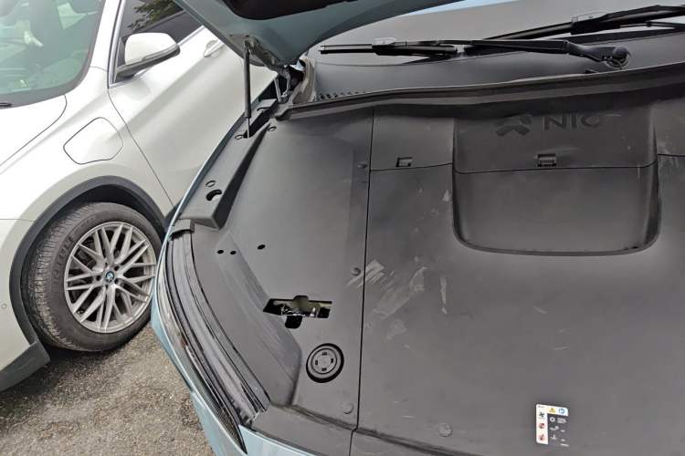 Used Nio ES6 2023 75 kWh Engine Bay Right