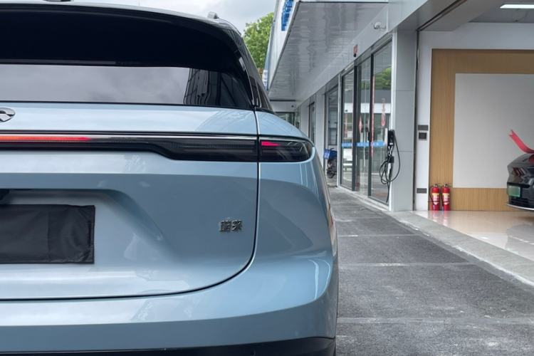 Used Nio ES6 2023 75 kWh Exterior 1