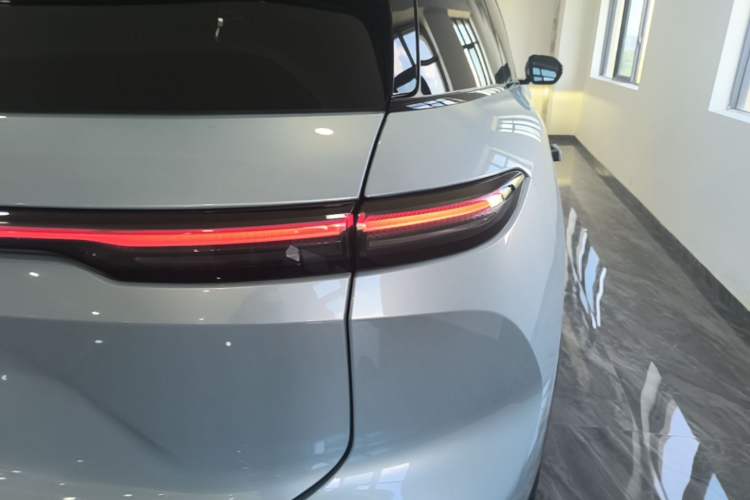 Used Nio ES6 2023 75 kWh Exterior 3