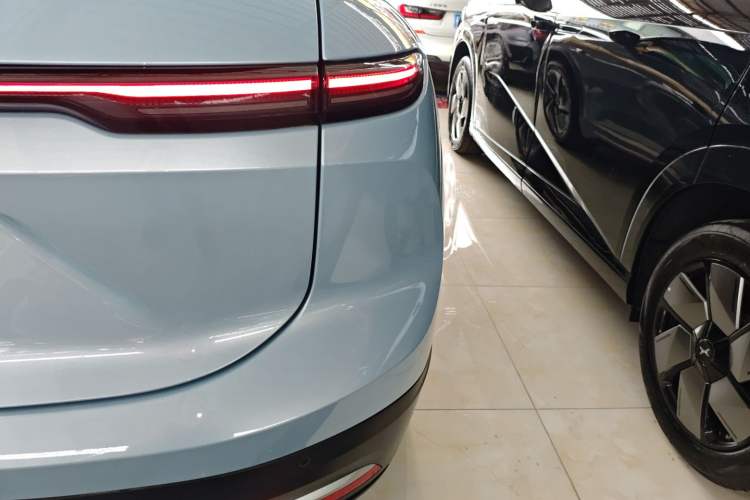 Used Nio ES6 2023 75 kWh Exterior 3