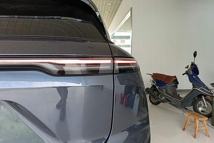 Used Nio ES6 2023 75 kWh Exterior 3