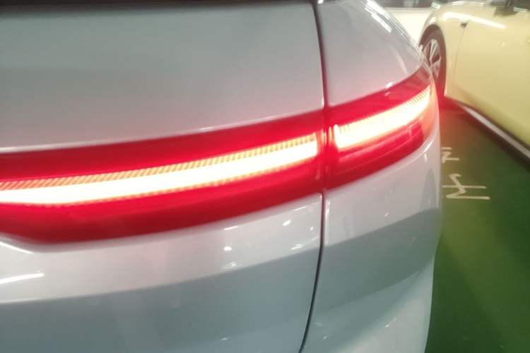 Used Nio ES6 2023 75 kWh Exterior 3