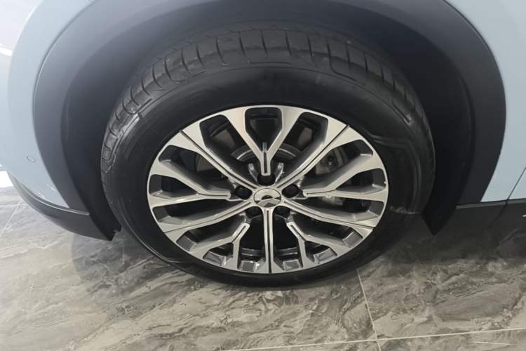 Used Nio ES6 2023 75 kWh Exterior 4