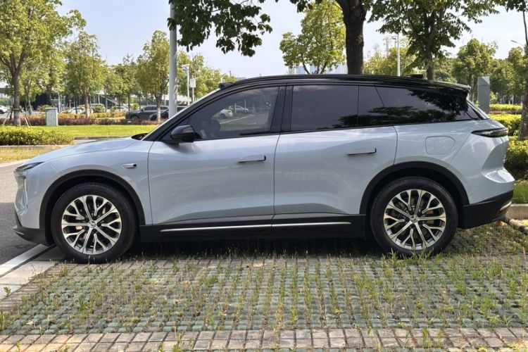 Used Nio ES6 2023 75 kWh Exterior 8