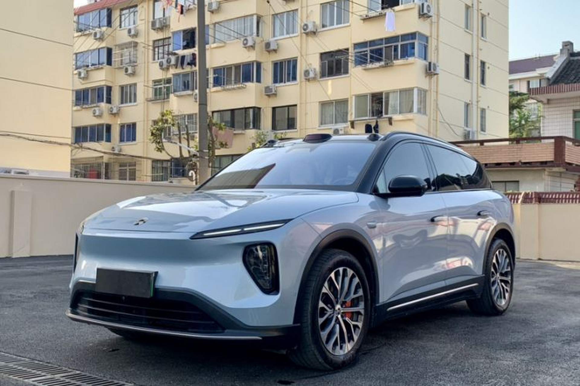 Used Nio ES6 2023 75 kWh Front Left 45 Deg