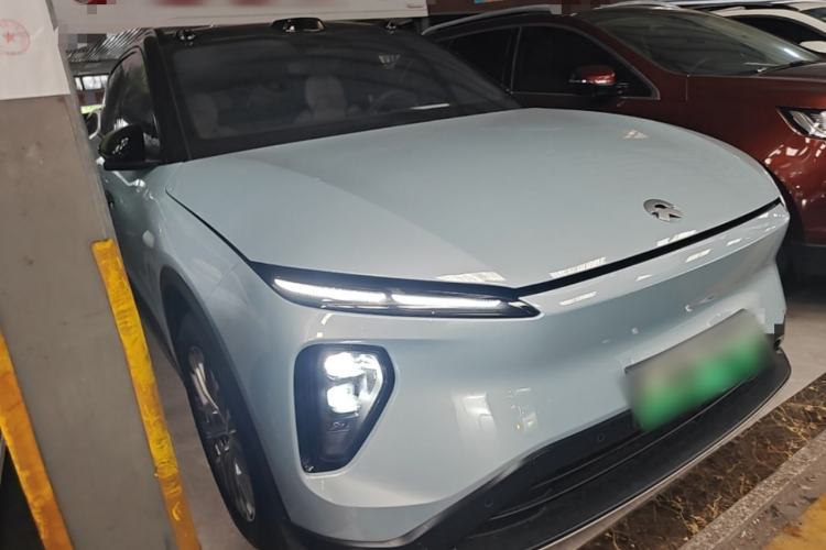 Used Nio ES6 2023 75 kWh Front Right 45 Deg