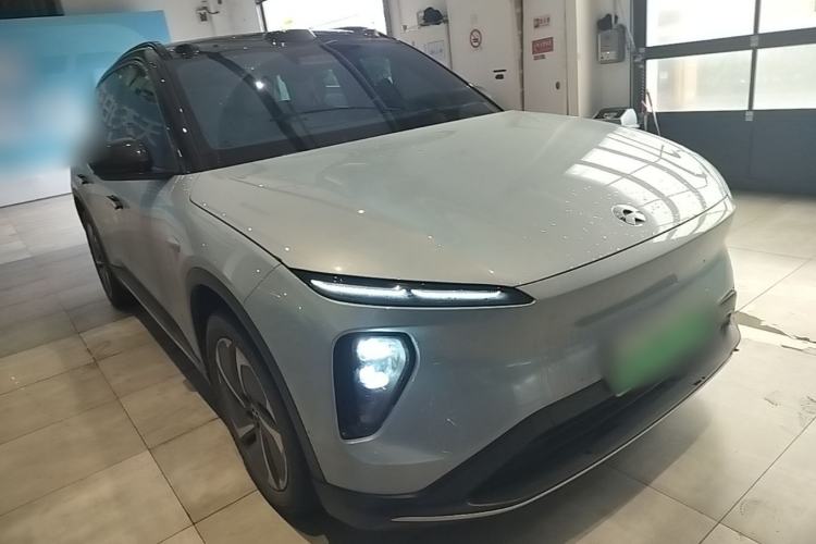 Used Nio ES6 2023 75 kWh Front Right 45 Deg