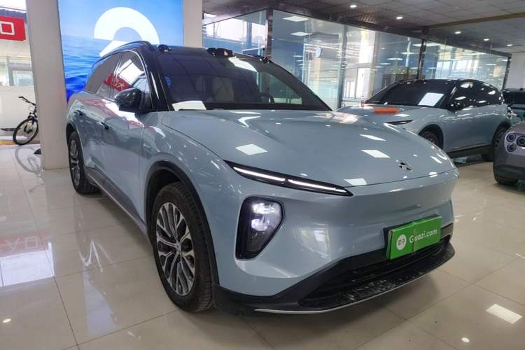 Used Nio ES6 2023 75 kWh Front Right 45 Deg