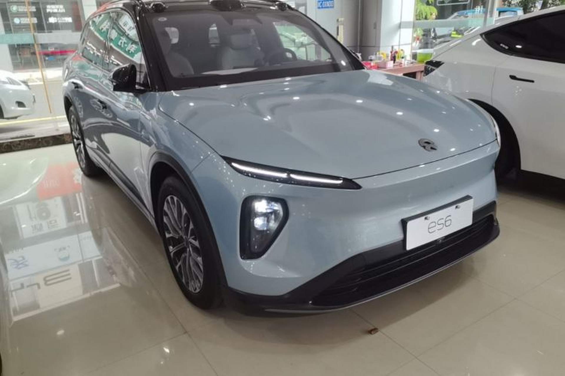 Used Nio ES6 2023 75 kWh Front Right 45 Deg