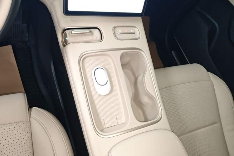 Used Nio ES6 2023 75 kWh Gear Lever