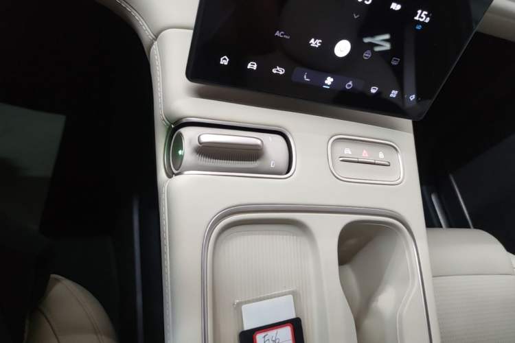 Used Nio ES6 2023 75 kWh Gear Lever