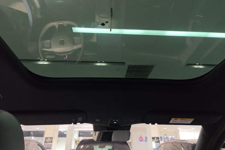 Used Nio ES6 2023 75 kWh Headliner