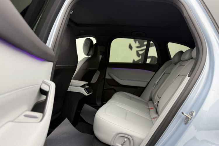 Used Nio ES6 2023 75 kWh Headliner