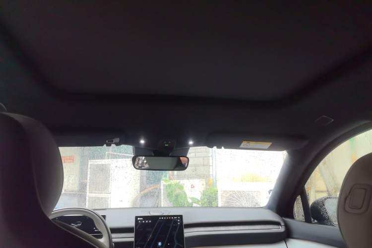 Used Nio ES6 2023 75 kWh Headliner