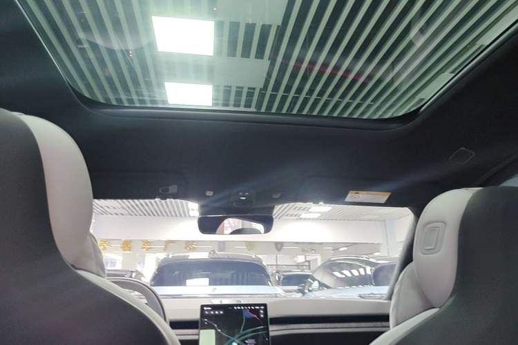 Used Nio ES6 2023 75 kWh Headliner