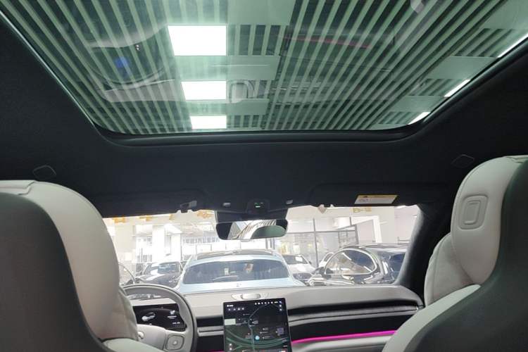 Used Nio ES6 2023 75 kWh Headliner
