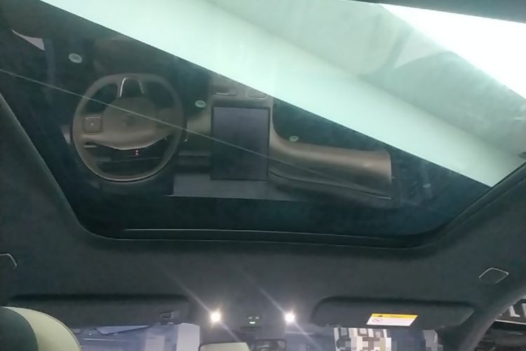 Used Nio ES6 2023 75 kWh Headliner