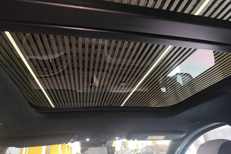 Used Nio ES6 2023 75 kWh Headliner