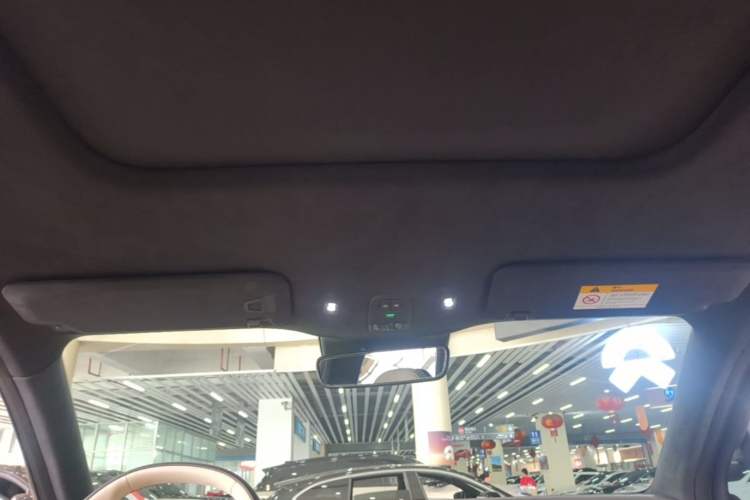 Used Nio ES6 2023 75 kWh Headliner
