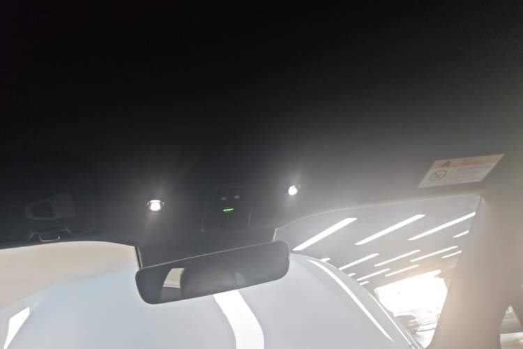 Used Nio ES6 2023 75 kWh Headliner