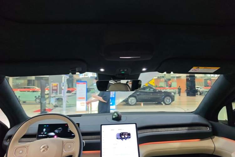 Used Nio ES6 2023 75 kWh Headliner