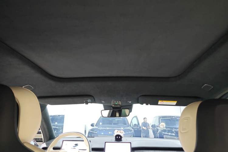 Used Nio ES6 2023 75 kWh Headliner