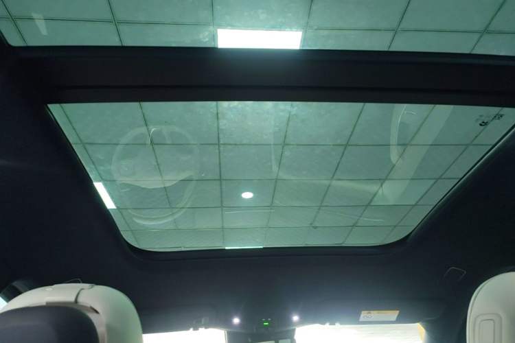 Used Nio ES6 2023 75 kWh Headliner