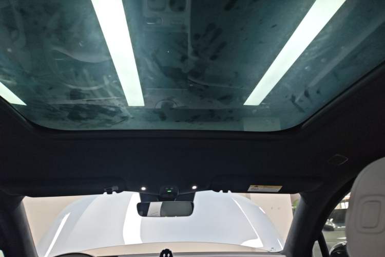 Used Nio ES6 2023 75 kWh Headliner