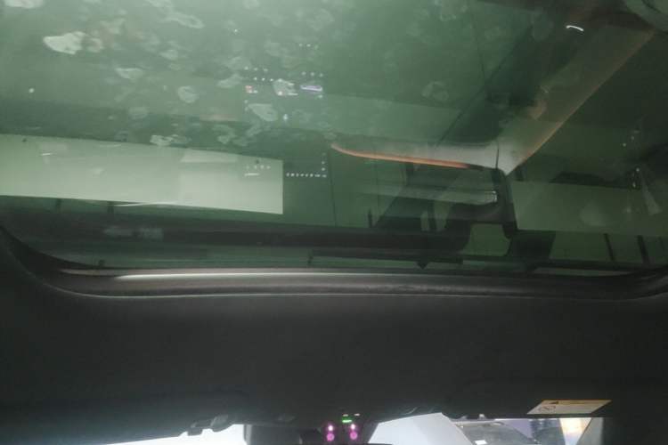 Used Nio ES6 2023 75 kWh Headliner