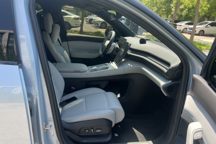 Used Nio ES6 2023 75 kWh Interior 1