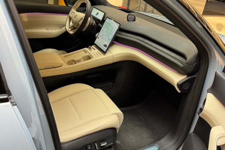 Used Nio ES6 2023 75 kWh Interior 1