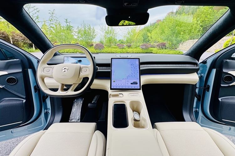 Used Nio ES6 2023 75 kWh Interior 1