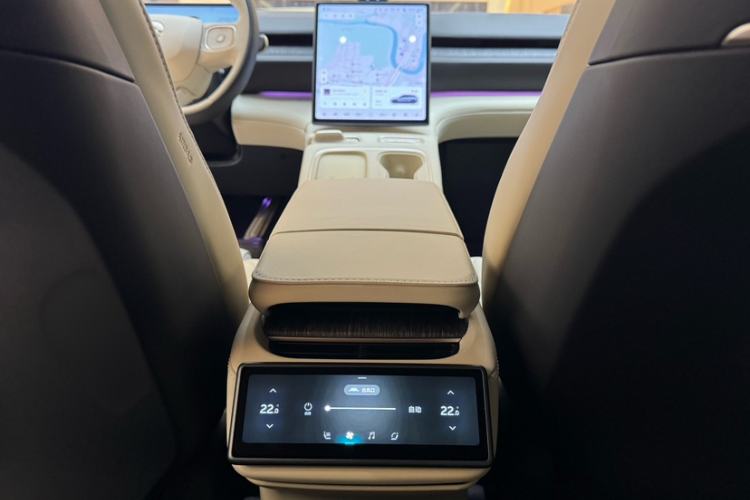Used Nio ES6 2023 75 kWh Interior 10