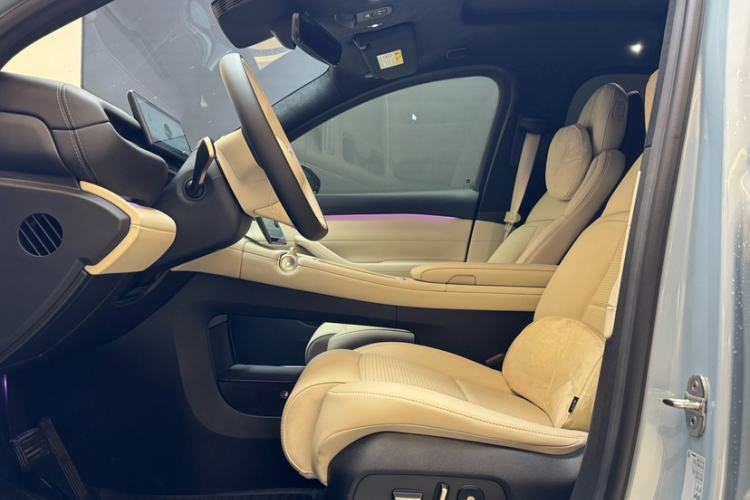 Used Nio ES6 2023 75 kWh Interior 11