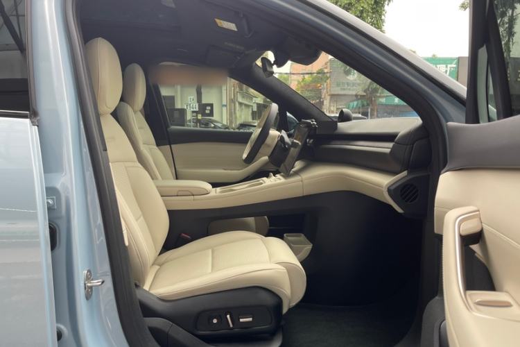 Used Nio ES6 2023 75 kWh Interior 12