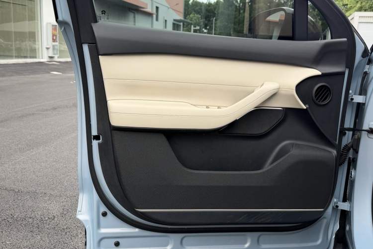 Used Nio ES6 2023 75 kWh Interior 2