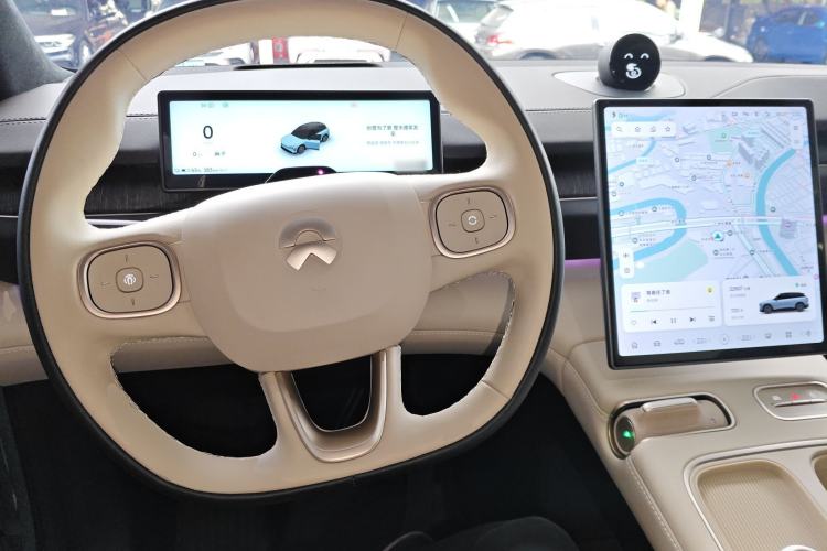 Used Nio ES6 2023 75 kWh Interior 2