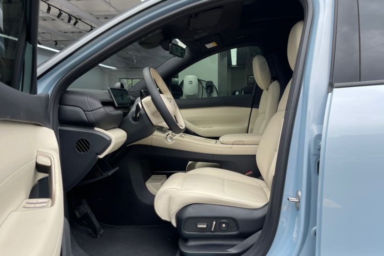 Used Nio ES6 2023 75 kWh Interior 2